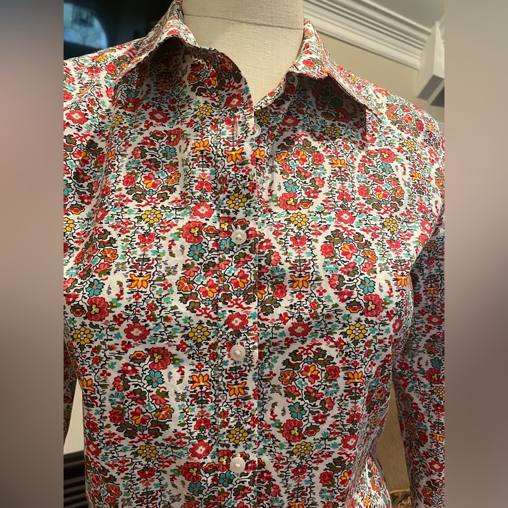 Lands End 100% cotton button down. New size 8